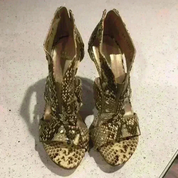 Stuart Weitzman Roccia Serpent Leather Pumps - Picture 8 of 12